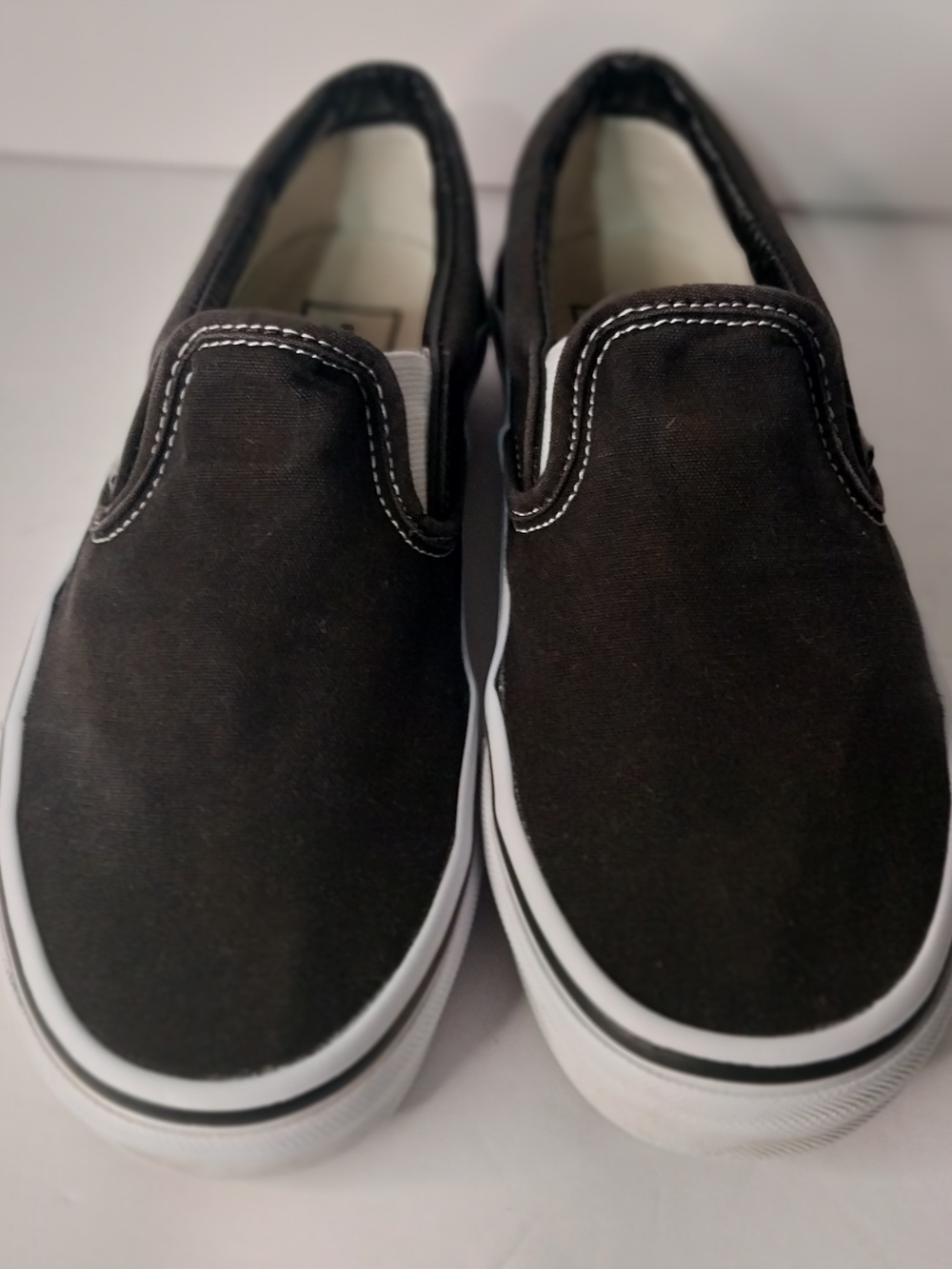 Vans Men's 5.5  Black and White